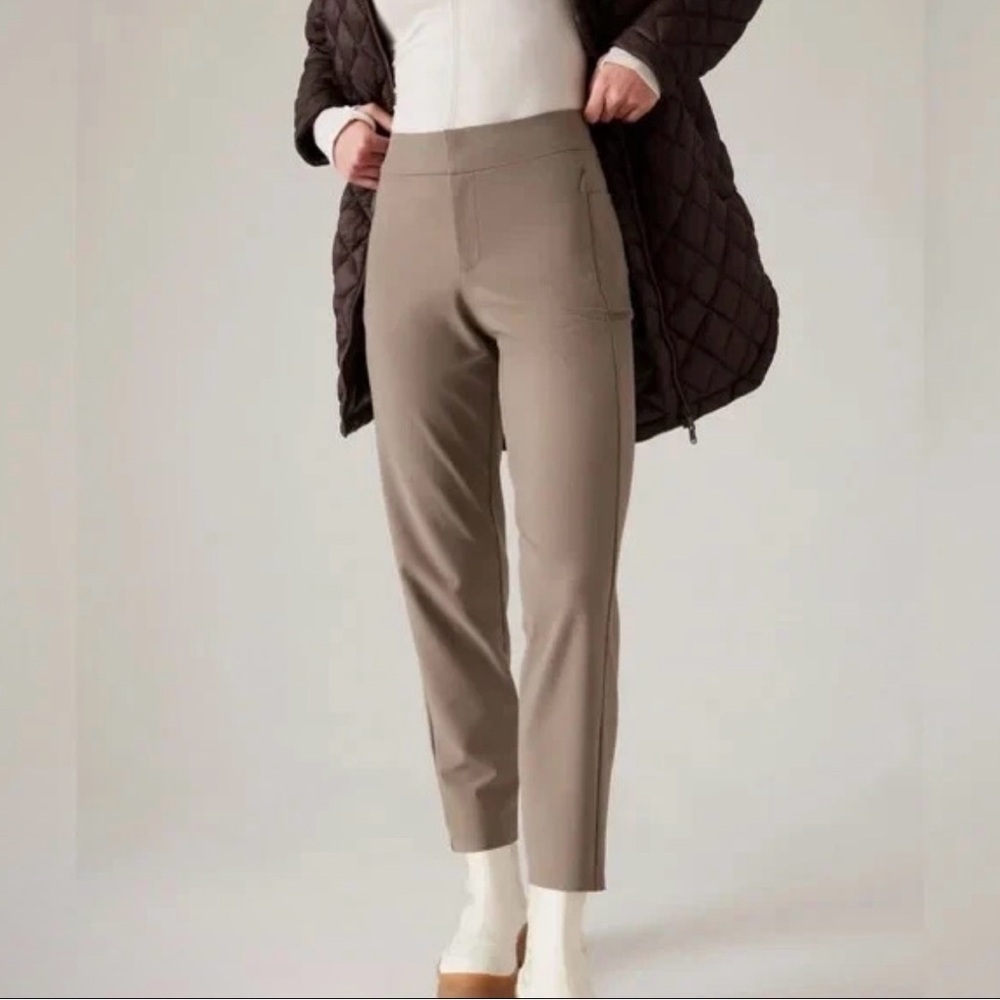 ATHLETA Stellar Mid Rise Slim Pant Dark Taupe Size 18
